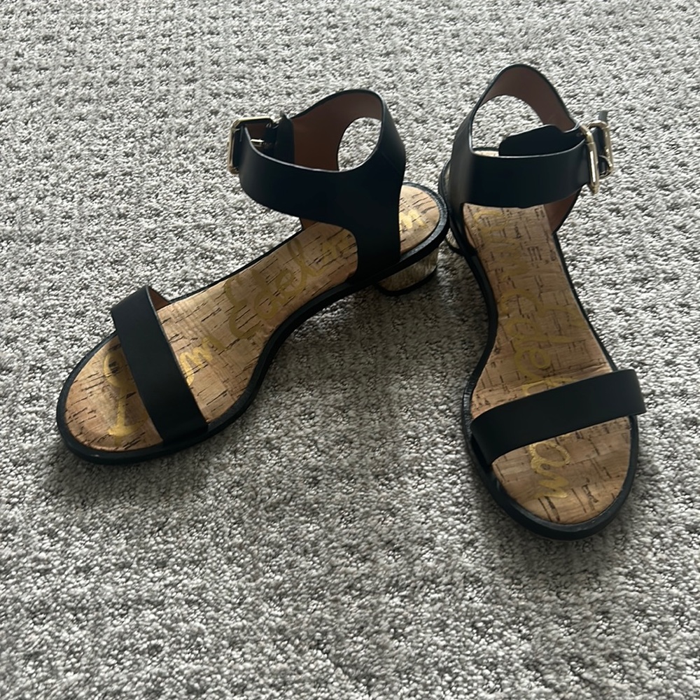 Sam Edelman size 9 black and gold low heeled sandal